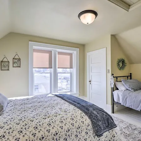 Charming Mt Pleasant Home In Historic Dtwn!